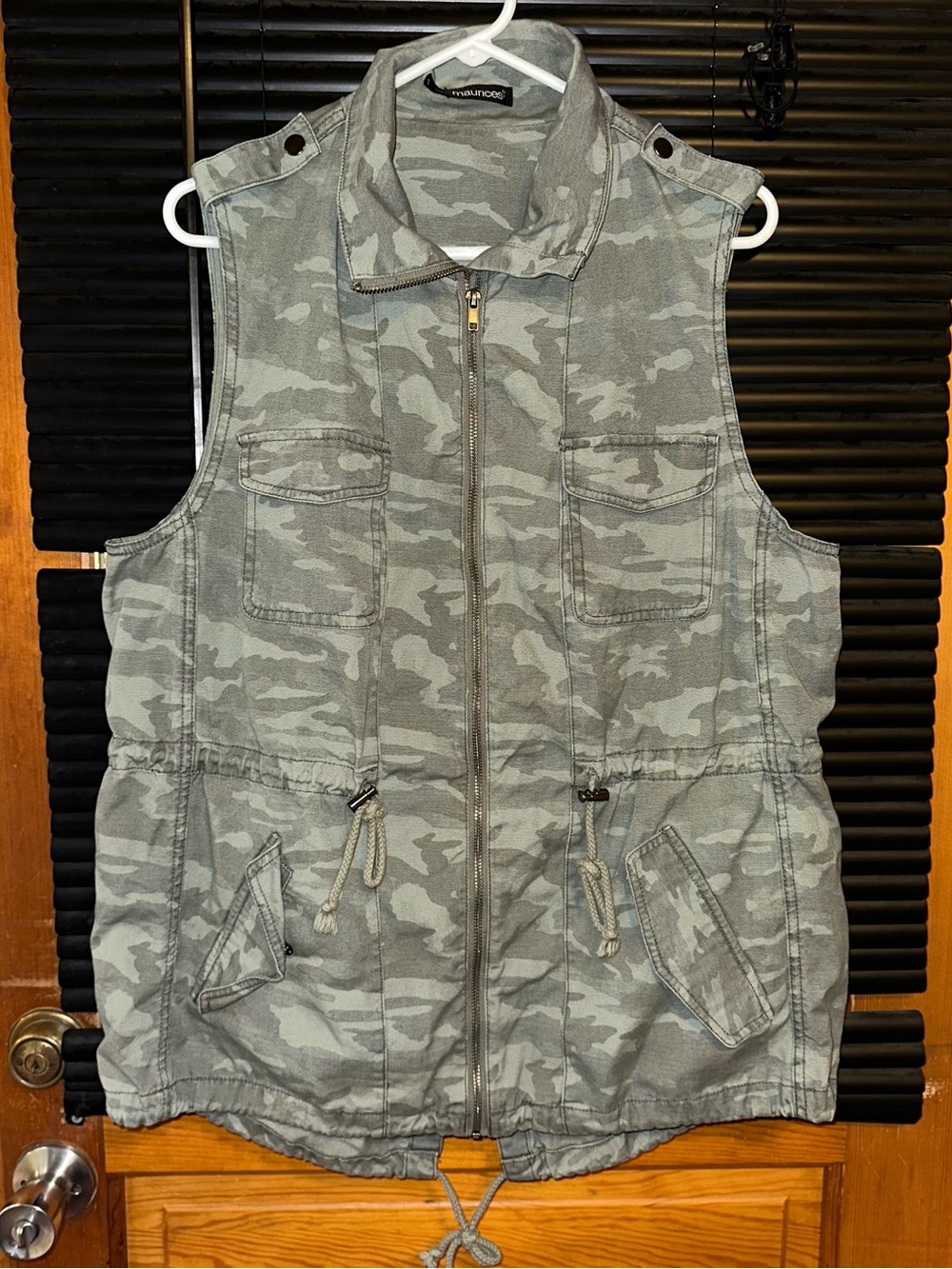 Maurices women's camouflage sleeveless utility vest